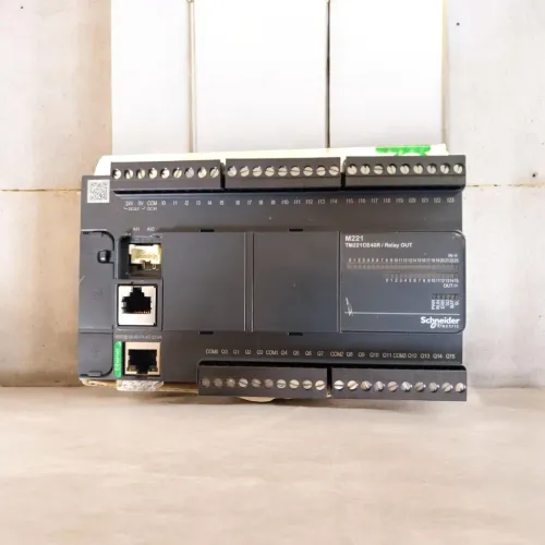 CLP SCHNEIDER TM 221 CE 40R
