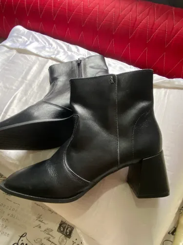 Bota nova Santa Lolla couro