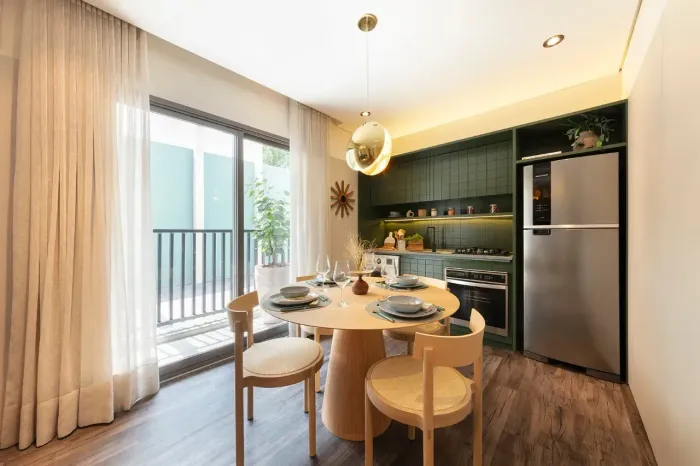 Apartamento pronto decorado com 51m², com 2 dormitórios sendo 1 suite ao lado do metrô