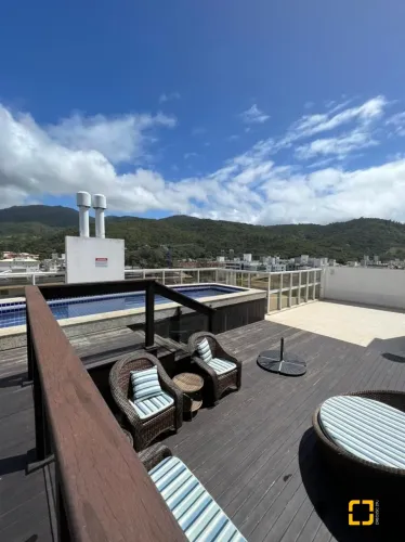 Apartamento mobiliado com 2 suites na Praia de Palmas