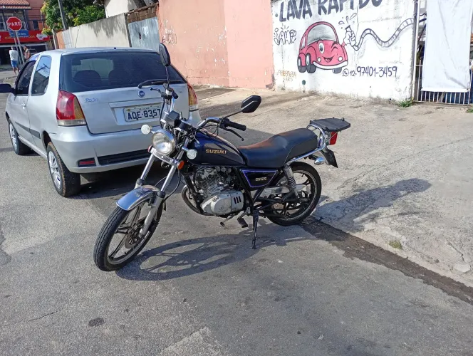 Suzuki intruder