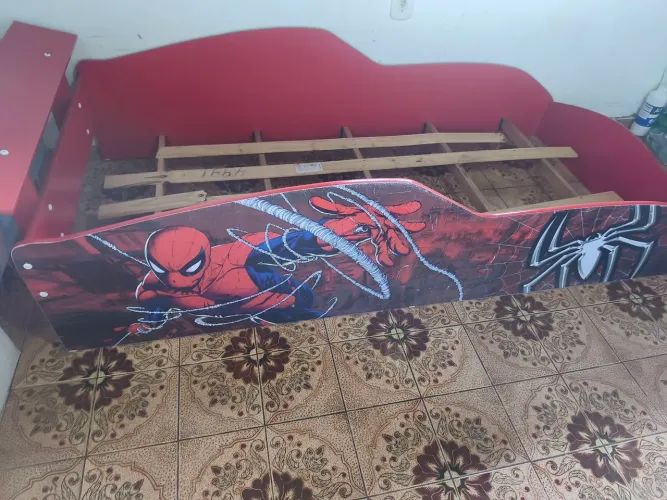 Cama Infantil Homem-Aranha (Estrado precisa de reparo/troca de ripa)