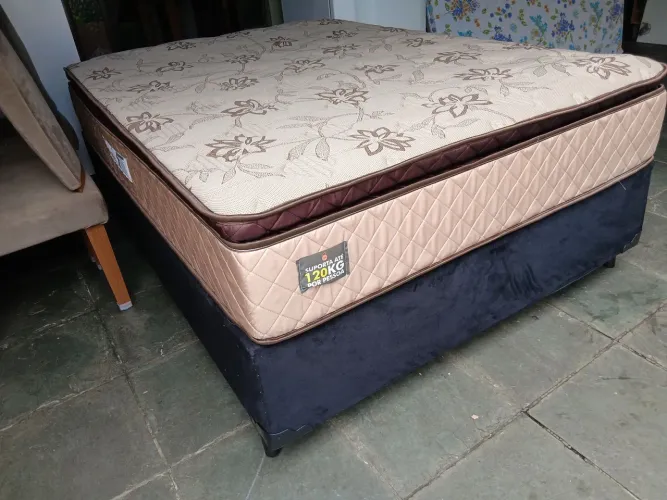 Cama box casal semiortopedica novinha.