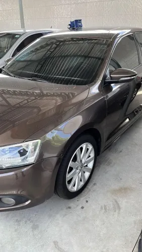 Volkswagen Jetta Comfortline 2.0 T.flex 8V 4P Tipt. 2013