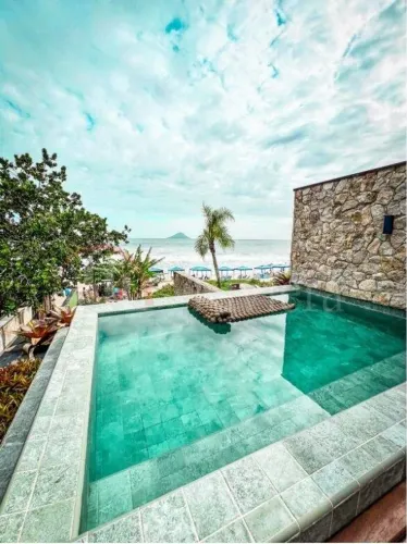 Casa Frente ao Mar em Condomínio para Locação na Praia de Juquehy