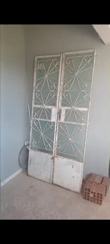 Porta dupla ferro antiga!!1.0mx2.10m!!!Promoção 250.00!!!!!