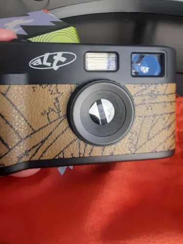 Camera digital inspirada na fotografia analógica
