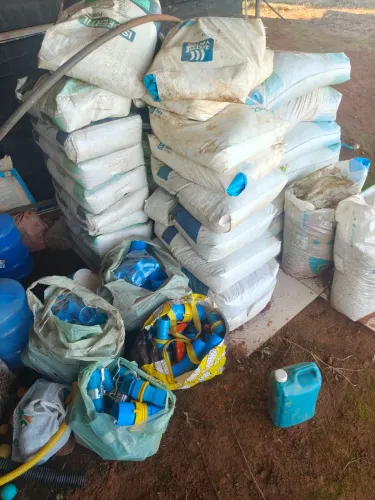 Lote Fertilizantes (Yoorin, NPK, Calcinit) - Preço de Desapego p/ Sair Hoje!