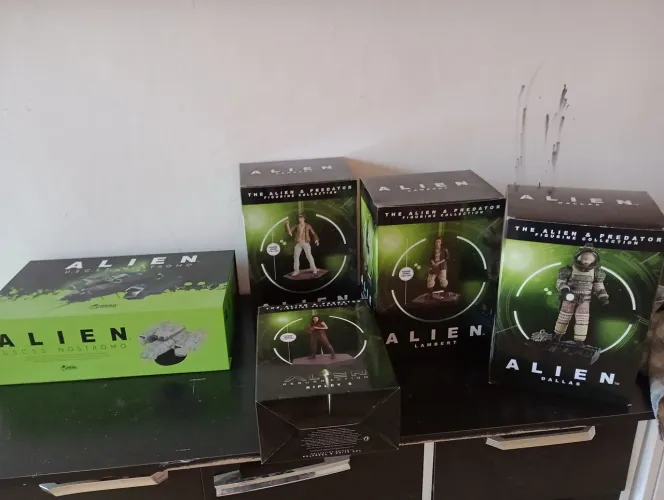 Coleção de figuras eaglemoss Aliens