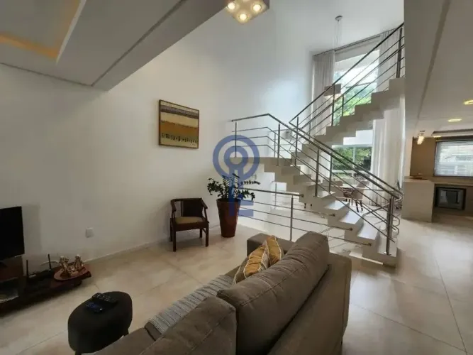 Casa à Venda 3 quartos em Coqueiros - Florianópolis