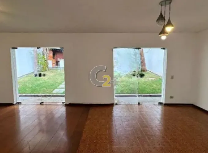 Casa à venda na Vila Romana com 333m², 3 quartos sendo 1 suíte e 5 vagas