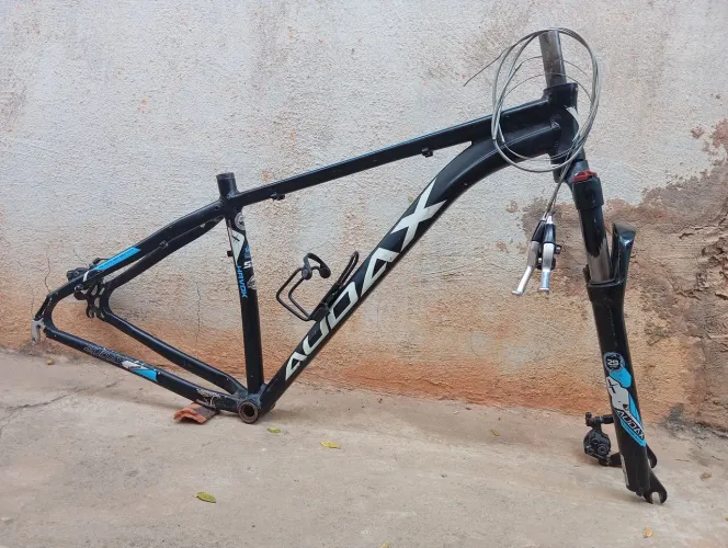 Quadro Aro 29+suspensão+freios+manete+discos