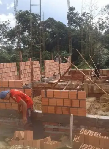 Pedreiro carpinteiro eletricista pintor bombeiro Hidráulico mestre de obra 