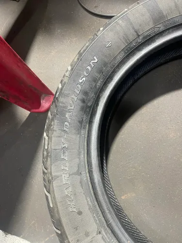 Pneu semi novo estado de zero