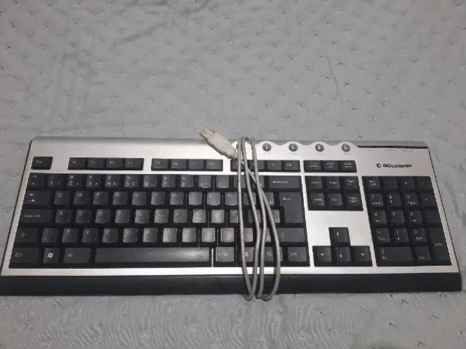 Teclado multi mídia
