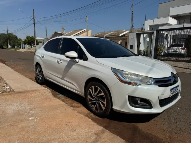 Citroen C4 Lounge Tendance 2.0 Flex 4P Aut. 2014