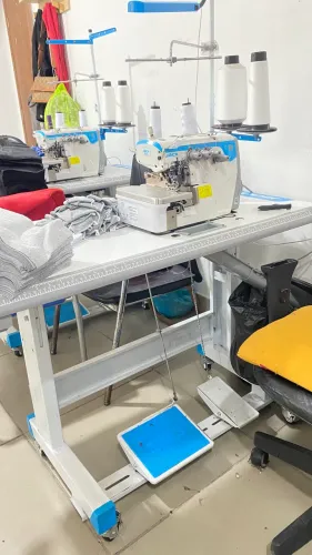 Vendo máquina de costura overloque Jack ponto conjugado e4s