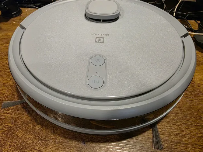 ROBÔ ELETROLUX ERB61
