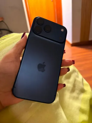 ? iPhone 17 Pro Max 256GB - Estado de Novo