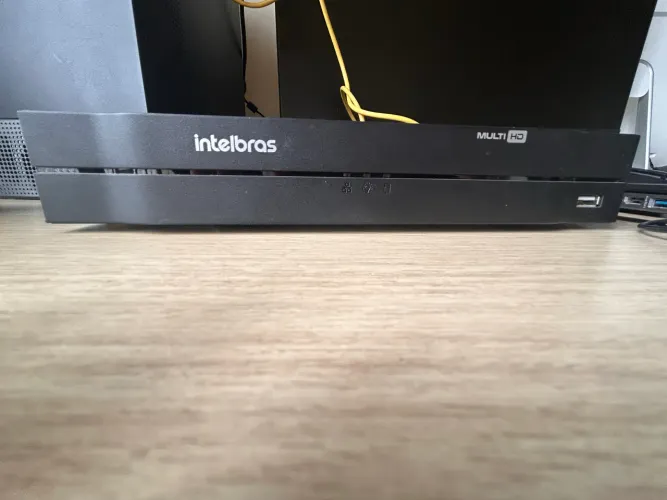 DVR de 08 canais Intelbras.