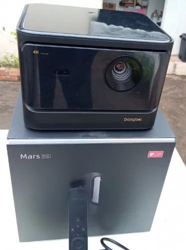 Projetor dangbei dbx3 pro 4k usado