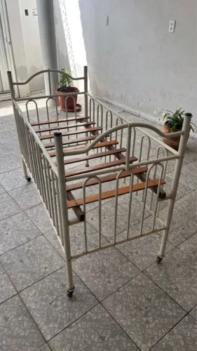 Berço de ferro