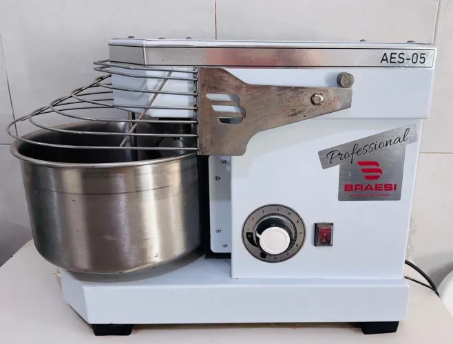 Amassadeira Espiral 5kg Braesi Bivolt AES-05 Branca