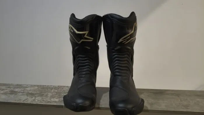 Bota alpnestar semi nova, usada poucas vezes