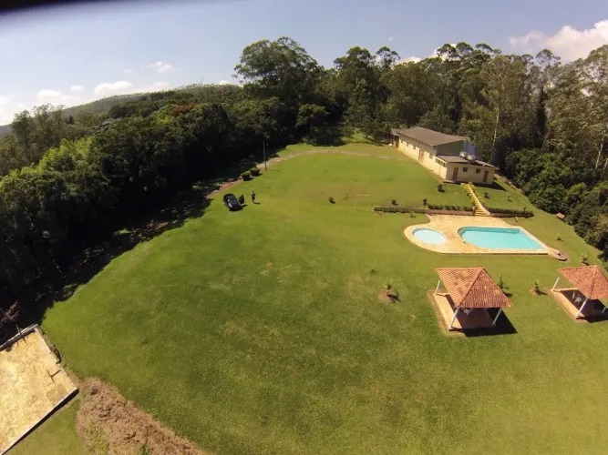 Sítio 78.000 m² próximo à represa de Taiaçupeba e ao Club Med - Excelente para eventos e l