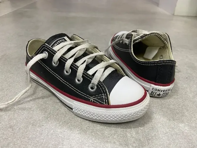 Tênis All Star Converse Couro Preto - Tamanho 29 - Infantil Chuck Taylor Cano Baixo