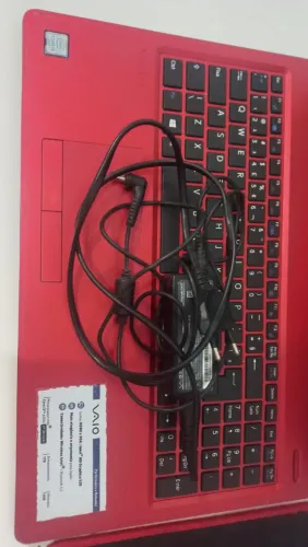 Notbook Vaio Vermelho 4gb RAM, sem armazenamento