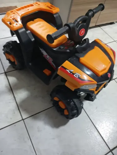Quadriciclo infantil 