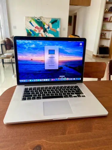 MacBook Pro 15 Pol. i7, 8Gb, Sonoma, 2015, 2.3 Tera Memoria