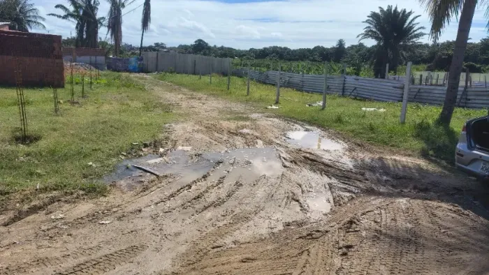 Terreno no Jordão, medindo 8x40 todo plano próximo a mercado, farmácia, ônibus e acesso
