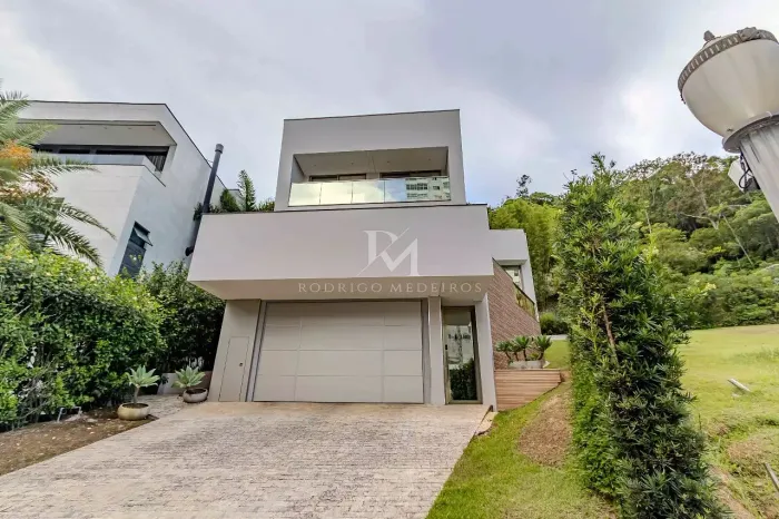 Casa em condomínio com 3 suítes à venda na Praia Brava, Itajaí