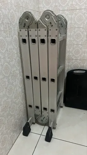 Escada de alumínio multifuncional