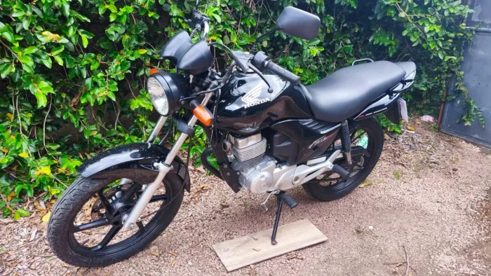 Moto CG fan 150 em estado de nova só tranferir pro nome 