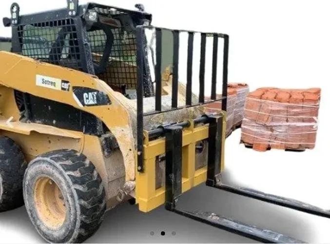 Garfo pallet para Mini Carregadeira