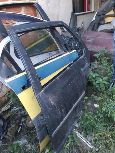 Porta traseira esquerda golf sapão
