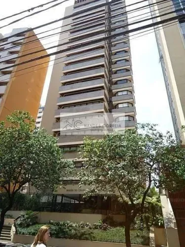 More em um Clássico de Londrina: 330 m² de Elegância e Conforto