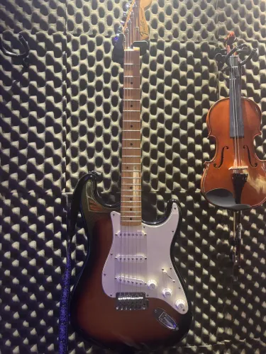 Fender stratocaster MN 2015 sunburst