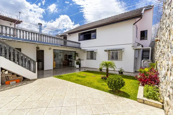 Casa para Venda em Curitiba, Cajuru, 3 dormitórios, 1 suíte, 3 banheiros, 2 vagas