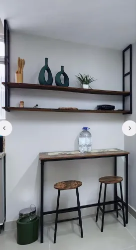 Conjunto bancada industrial c/prateleiras