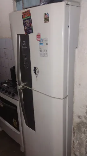 Geladeira e máquina de lavar