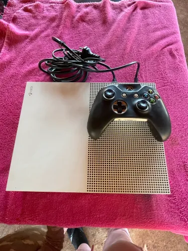 X box One S 