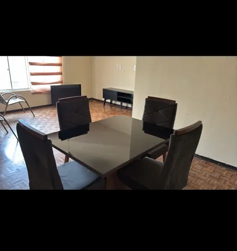 Mesa de jantar 4 cadeiras