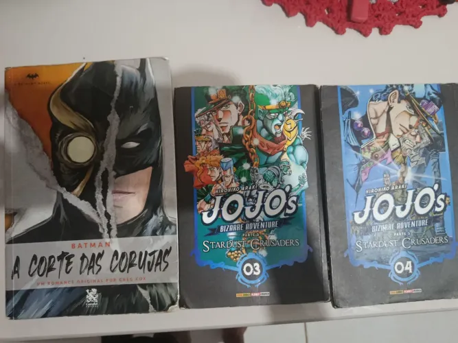 Mangá de JoJo parte 3 volume 3 e 4, livro do Batman a corte das corujas