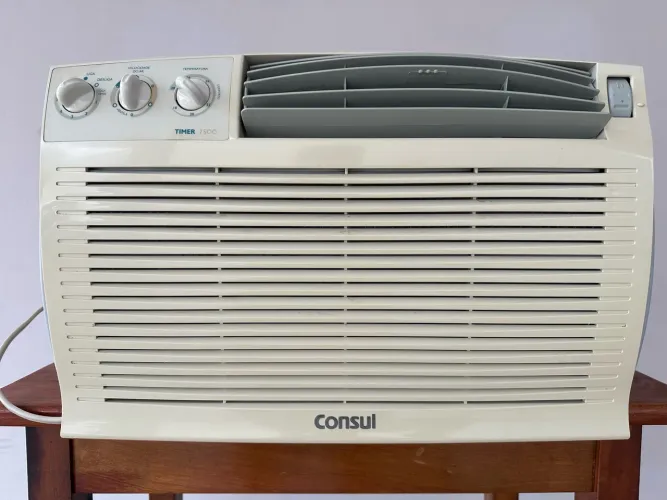 Ar-Condicionado Cônsul 7500 btus frio e quente