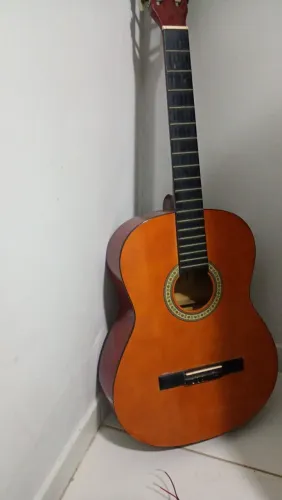 Violão para vender hoje ainda r$ 100