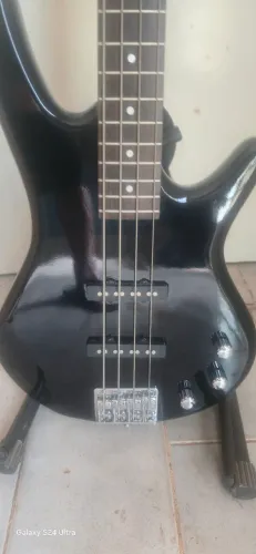 Baixo Ibanez